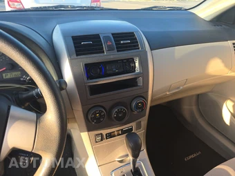 2011 Toyota Corolla LE - miniatura 11