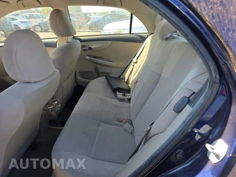2011 Toyota Corolla LE – miniatura 13