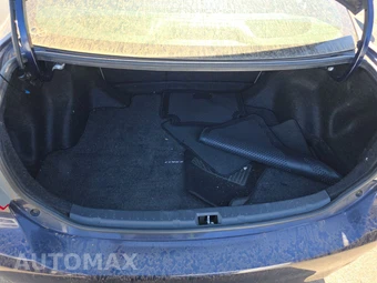 2011 Toyota Corolla LE – miniatura 16