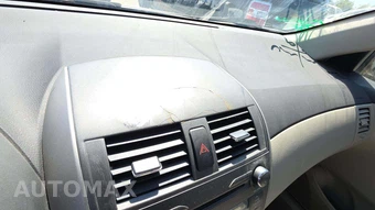 2011 Toyota Corolla LE – miniatura 24