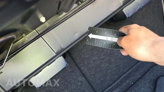 2011 Toyota Corolla LE – miniatura 26