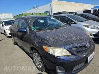 2011 Toyota Corolla LE – miniatura 3
