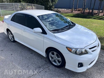 2011 Toyota Corolla S - miniatura 12