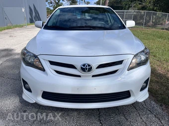 2011 Toyota Corolla S - miniatura 13