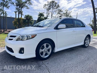2011 Toyota Corolla S - miniatura 2