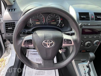 2011 Toyota Corolla S - miniatura 29