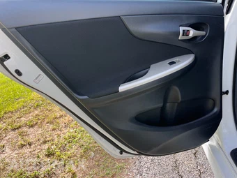 2011 Toyota Corolla S - miniatura 34