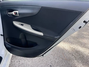 2011 Toyota Corolla S - miniatura 36