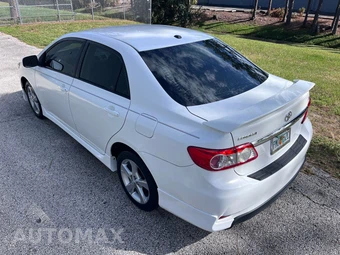 2011 Toyota Corolla S - miniatura 5