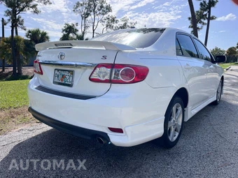 2011 Toyota Corolla S - miniatura 8