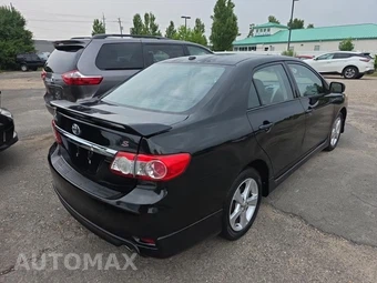 2011 Toyota Corolla S – miniatura 4