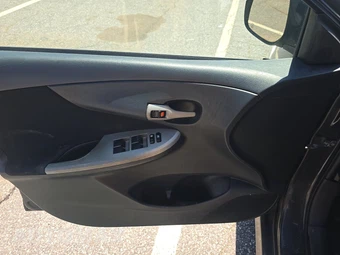 2011 Toyota Corolla S - miniatura 9