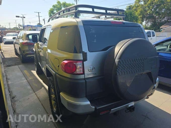 2011 Toyota FJ Cruiser w/Rear Doors - miniatura 2