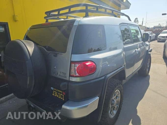 2011 Toyota FJ Cruiser w/Rear Doors - miniatura 3