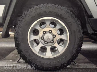 2011 Toyota FJ Cruiser w/Rear Doors - miniatura 11