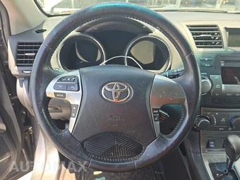 2011 Toyota Highlander SE - miniatura 10