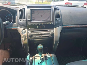 2011 Toyota Land Cruiser - miniatura 7