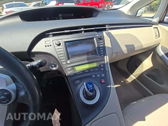 2011 Toyota Prius Four - miniatura 10