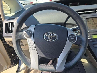 2011 Toyota Prius Four - miniatura 21