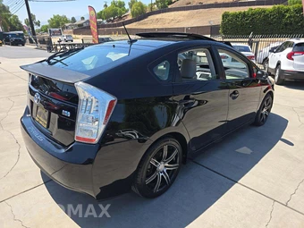 2011 Toyota Prius Four - miniatura 3