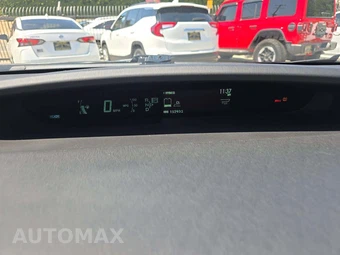 2011 Toyota Prius Four - miniatura 9