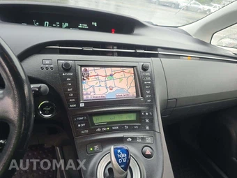 2011 Toyota Prius Four – miniatura 10