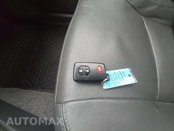 2011 Toyota Prius Four – miniatura 8