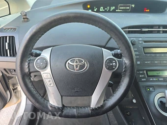 2011 Toyota Prius Three – miniatura 10