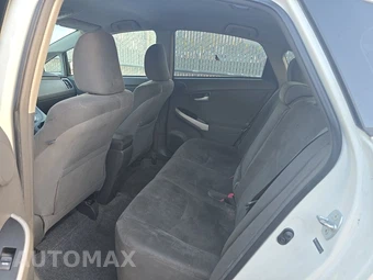 2011 Toyota Prius Three – miniatura 13