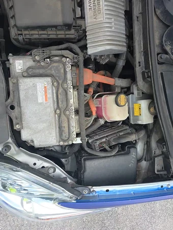 2011 Toyota Prius Two – miniatura 34