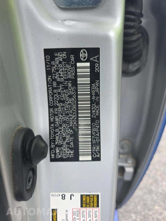 2011 Toyota Prius Two – miniatura 5