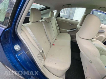 2011 Toyota Prius Two – miniatura 13