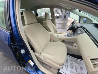 2011 Toyota Prius Two – miniatura 15