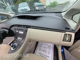 2011 Toyota Prius Two – miniatura 16