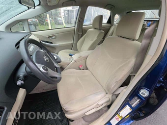 2011 Toyota Prius Two – miniatura 3