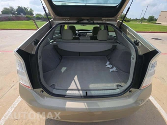 2011 Toyota Prius Two - miniatura 11