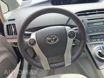 2011 Toyota Prius Two - miniatura 10