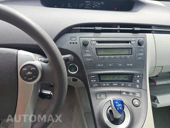 2011 Toyota Prius Two - miniatura 11