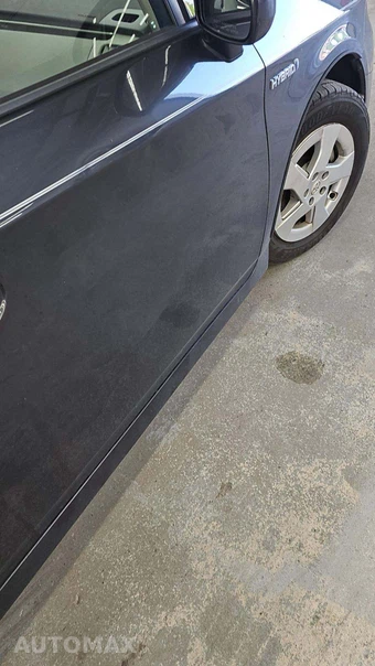 2011 Toyota Prius Two - miniatura 22
