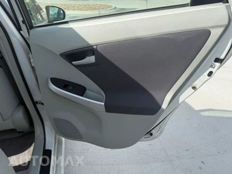 2011 Toyota Prius Two - miniatura 10