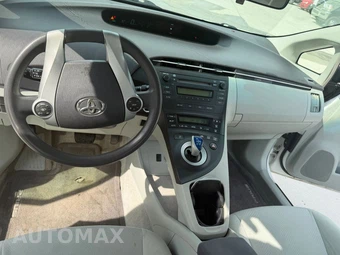 2011 Toyota Prius Two - miniatura 13