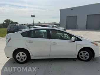 2011 Toyota Prius Two - miniatura 4