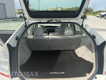 2011 Toyota Prius Two - miniatura 9