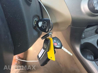 2011 Toyota RAV4 – miniatura 8