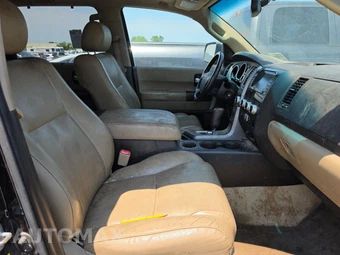 2011 Toyota Sequoia Platinum - miniatura 10