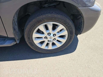 2011 Toyota Sequoia Platinum - miniatura 28