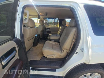 2011 Toyota Sequoia Platinum – miniatura 10