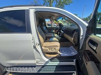 2011 Toyota Sequoia Platinum – miniatura 15