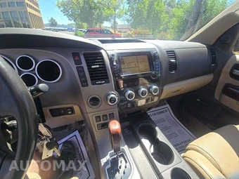 2011 Toyota Sequoia Platinum – miniatura 7
