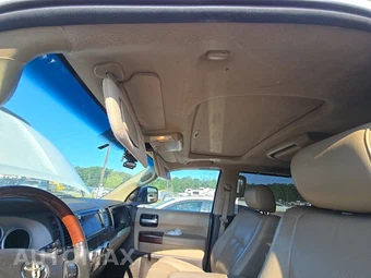 2011 Toyota Sequoia Platinum - miniatura 18